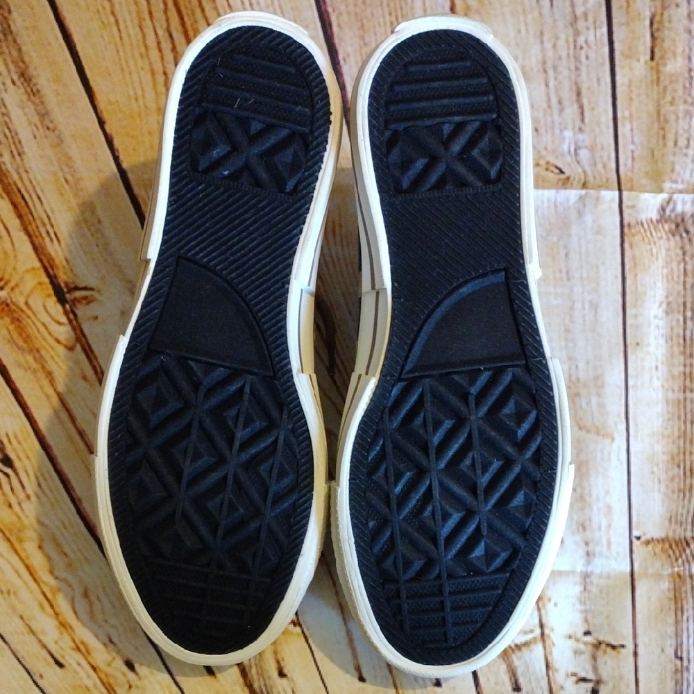 Very G Brown Camo Sneakers Canvas Low-Top Size 9 Women's - Picture 2 of 10